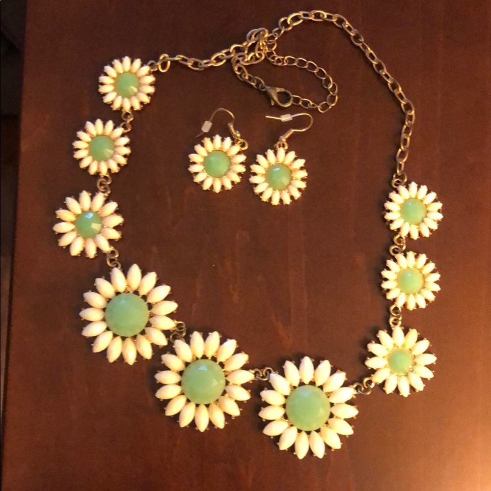 Teal and white daisy necklace and earrings